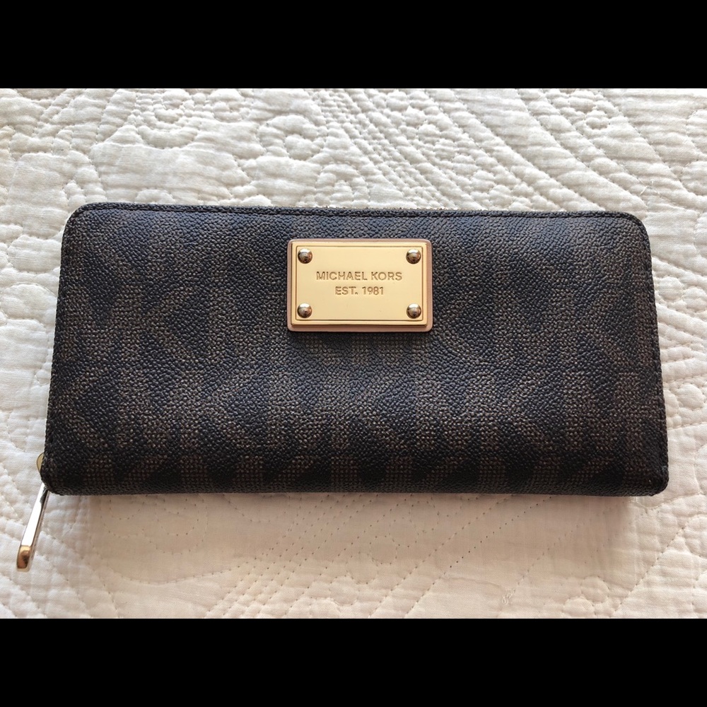 Michael Kors Wallet- Brown